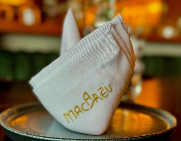 Ontem nasceu @macareubh . Um restaurante muito sonhado. Existe um fogo dentro de mim que precisa-2-2
