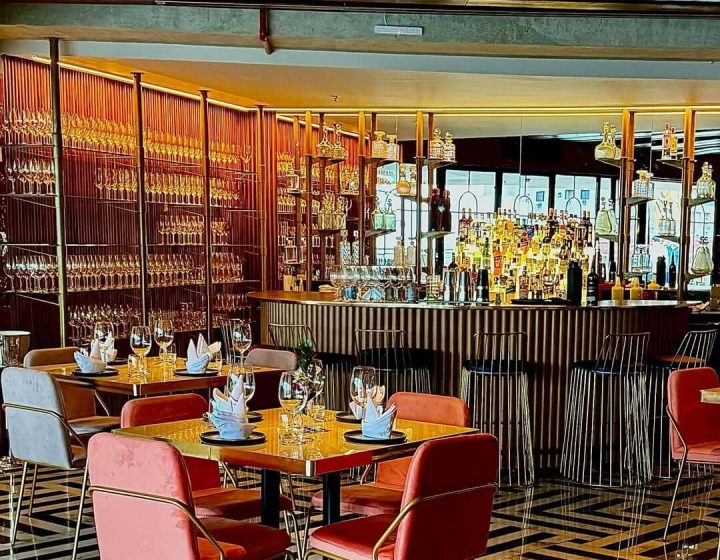 Ontem nasceu @macareubh . Um restaurante muito sonhado. Existe um fogo dentro de mim que precisa-3